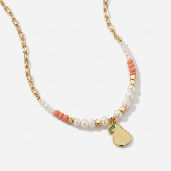 Pera Chic - Collana Asimmetrica Oro con Ciondolo Pera Gialla, Perle e Rosa Pesca