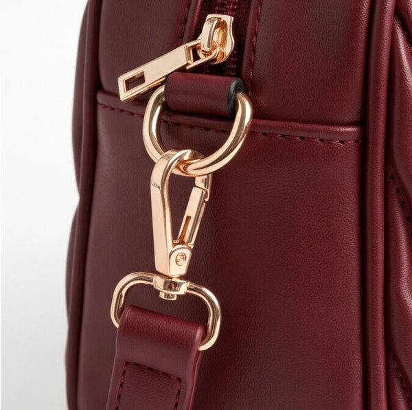 Borsa a bauletto PERSONALIZZATA con lettera in ottone tracolla casual simil pelle trapuntata arricciata bauletto baguette