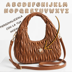 Borsa a bauletto PERSONALIZZATA con lettera in ottone tracolla casual simil pelle trapuntata arricciata bauletto mezzaluna