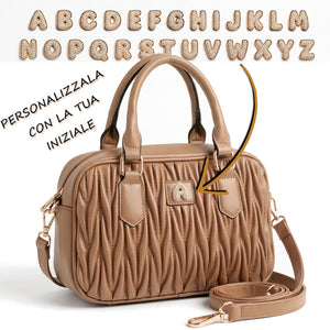 Borsa a bauletto PERSONALIZZATA con lettera in ottone tracolla casual simil pelle trapuntata arricciata bauletto baguette