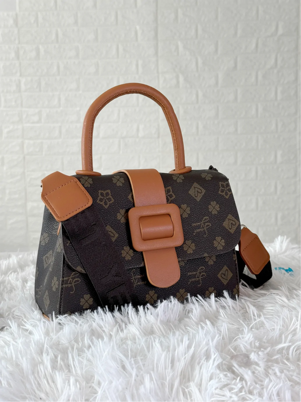 SWEET YEARS - Borsa borsetta clutch zip donna firmata tracolla logata simil pelle Motivo Quadrifogli e Fiori picche