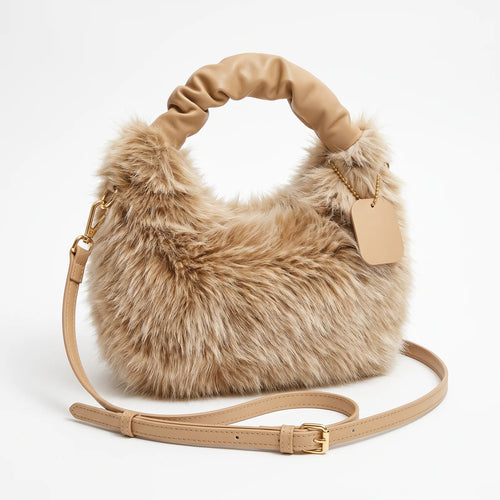 Mini bag in ecopelliccia 903, beige naturale, vista su sfondo bianco