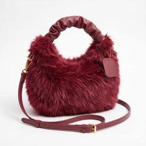 Mini bag in ecopelliccia 903, bordeaux, vista su sfondo bianco