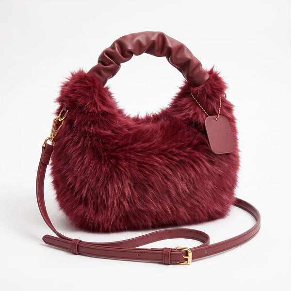 Mini bag in ecopelliccia 903, bordeaux, vista su sfondo bianco