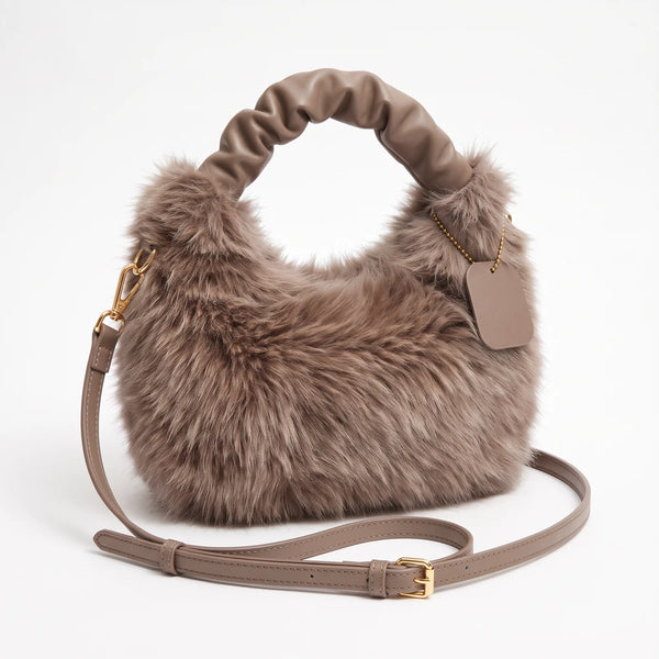 Mini bag in ecopelliccia 903, marrone tortora, vista su sfondo bianco