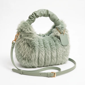 Mini bag in ecopelliccia 903, verde salvia, vista su sfondo bianco