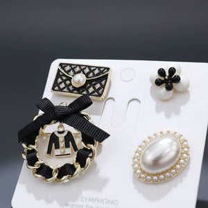 Set Spille Donna Vintage Chic con Perle, Fiocco e Charms Borsa — Spille Dorate Eleganti