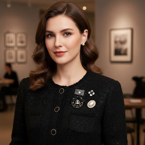 Set Spille Donna Vintage Chic con Perle, Fiocco e Charms Borsa — Spille Dorate Eleganti