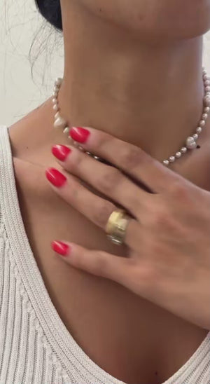 Le Nuvola innamorata - Collana Girocollo di Perle Barocche a forma di cuore e Sferiche con Catenina color Oro da Donna