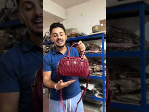 Borsa a bauletto PERSONALIZZATA con lettera in ottone tracolla casual simil pelle trapuntata arricciata bauletto baguette