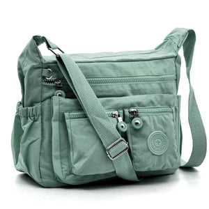 La ActiveZip borsa firmata gyoiamea in nylon tecnico impermeabile