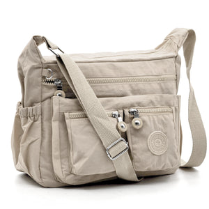 La ActiveZip borsa firmata gyoiamea in nylon tecnico impermeabile