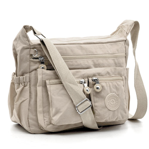 La ActiveZip borsa firmata gyoiamea in nylon tecnico impermeabile