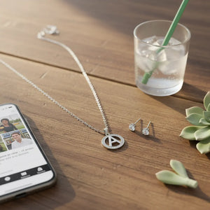 Set Parure Collana con Iniziale e Orecchini Punto Luce Acciaio Inossidabile - Regolabile (A-Z)