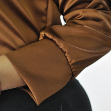Carica l&#39;immagine nel visualizzatore di Gallery, Camicia body blusa raso donna morbida sottogiacca elegante larga maniche lunghe