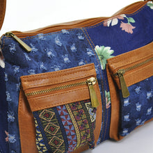 Carica l&#39;immagine nel visualizzatore di Gallery, Tracolla borsa jeans artigianale messenger donna vintage tasche fiori fiorata