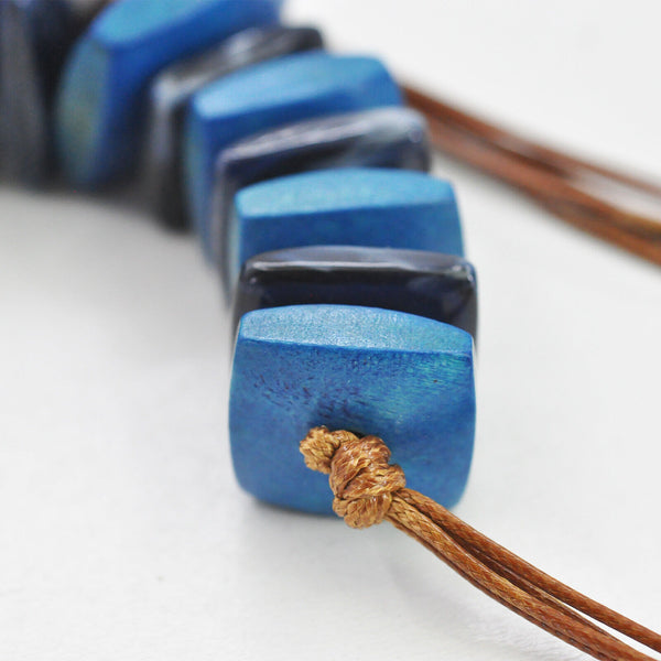 Collana blu turchese lunga corallo legno etnico dischi quadrati boemia etnica