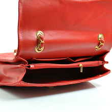Carica l&#39;immagine nel visualizzatore di Gallery, Gyoiamea borsa borsetta pelle donna tracolla rigida trapuntata ciondolo milano