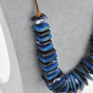 Collana blu turchese lunga corallo legno etnico dischi quadrati boemia etnica