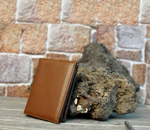 Carica l&#39;immagine nel visualizzatore di Gallery, Gyoiamea portafoglio pelle uomo porta carte libro ribaltina morbido portamonete