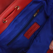 Carica l&#39;immagine nel visualizzatore di Gallery, zaino multitasche donna Cavalli pelle vintage zainetto borchie borchiato piccolo