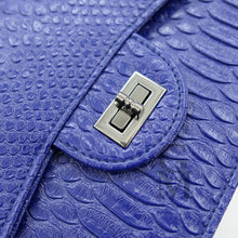 Carica l&#39;immagine nel visualizzatore di Gallery, Borsa borsetta pelle  donna tracolla blu catena new