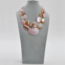 Carica l&#39;immagine nel visualizzatore di Gallery, Collana girocollo donna resina pietre dure rosa cristalli boemia elegante nuova