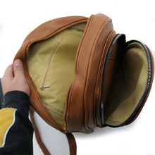 Carica l&#39;immagine nel visualizzatore di Gallery, Zaino zainetto borchiato borchie particolare casual passeggio sportivo sport