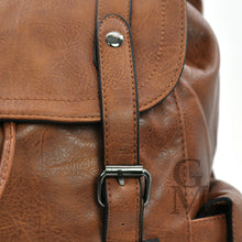 Carica l&#39;immagine nel visualizzatore di Gallery, GM italia Zaino vintage marrone moda uomo pelle grande nuovo USB viaggio marrone
