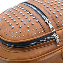 Carica l&#39;immagine nel visualizzatore di Gallery, Zaino zainetto borchiato borchie particolare casual passeggio sportivo sport