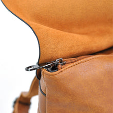 Carica l&#39;immagine nel visualizzatore di Gallery, GM borsa TRASFORMABILE zaino 2in1 donna fibbia vintage simil pelle premium cuoio spalla nuovo