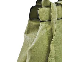 Carica l&#39;immagine nel visualizzatore di Gallery, GM Milano zaino borsa donna pera verde nuovo nappina frange giornaliero pelle
