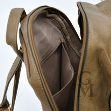 Carica l&#39;immagine nel visualizzatore di Gallery, Zaino donna MKV MADE ITALY zainetto pelle passeggio particolare borchie oro